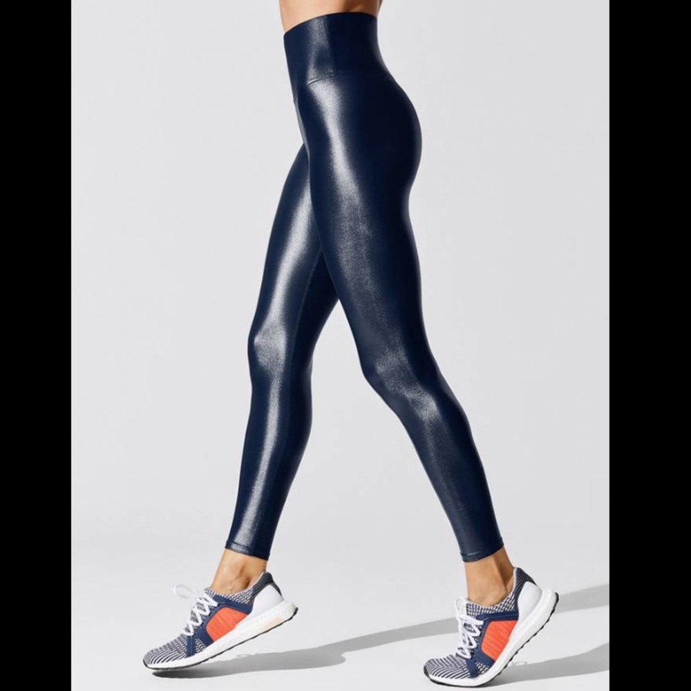 NWT high rise Takara legging